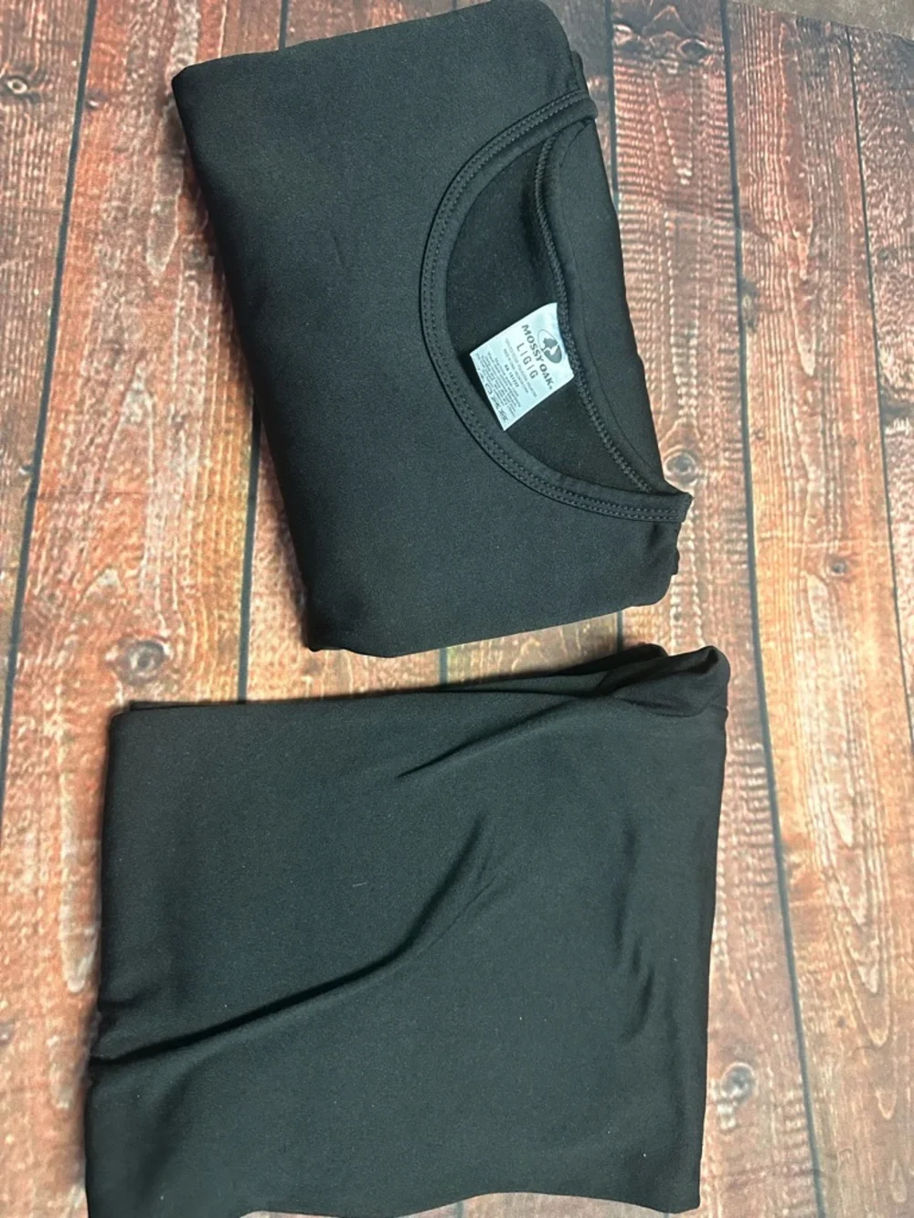 Men’s thermal 2 pc size large black Mossy Oak